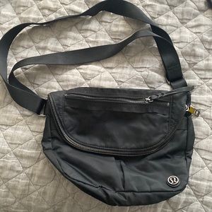Lululemon festival bag